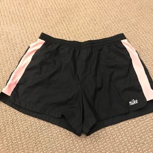 NIKE ATHLETIC SHORTS BLACK WITH CORAL STRIPE